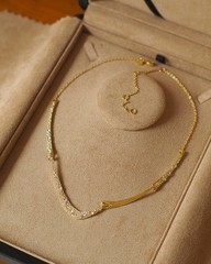 Vintage Style Statement Necklace – Retro Minimalist Gold