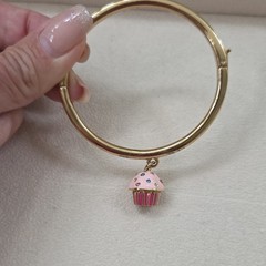 kate spade new york Signed Gold Tone Hinged Bangle Bracelet Pink Cupcake Charm