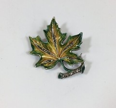 Vintage Silver Plated Enamel Effect Marcasite Maple Leaf Brooch 3.5cm Wide