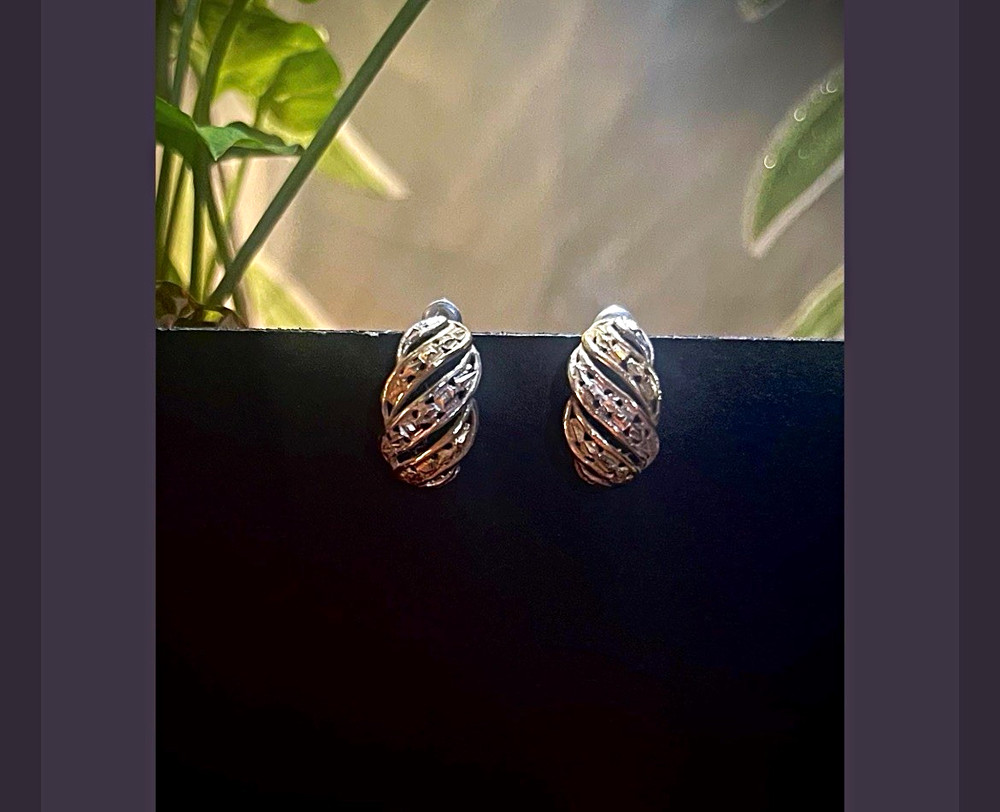 Silver Tone Knot Stud Earrings Simulated Clear Crystal Accents Butterfly 1.6 cm