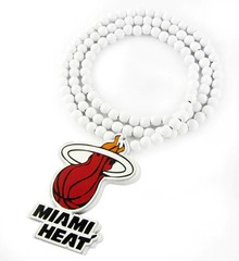 WOODEN MIAMI HEAT PENDANT PIECE & 36″ CHAIN BEAD NECKLACE GOOD WOOD LEBRON NBA