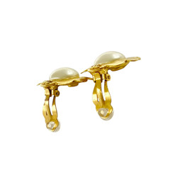 CHANEL CC Logos Pearl Flower Clip-On Earrings Gold Tone 96P Auth #2583