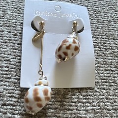 Gold White & Brown Natural Shell Dangle/Drop Earrings Butterfly Back Beach