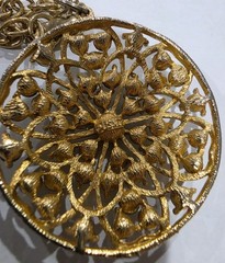 LISNER CIRCLE FLOWER USNER SIGNED PIN RHINESTONES BEAUTIFUL FREE SHIPPING