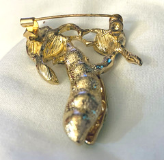 NEW 2″ H Gold Tone Rhinestone & Enamel Faux Pearl Peas in a Pod Pin Pendant