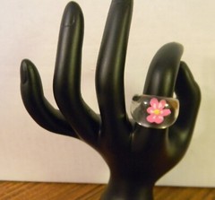 Plastic Resin ~ PINK FLOWER ~ Ring Size 7.5 – #A23 Unmarked