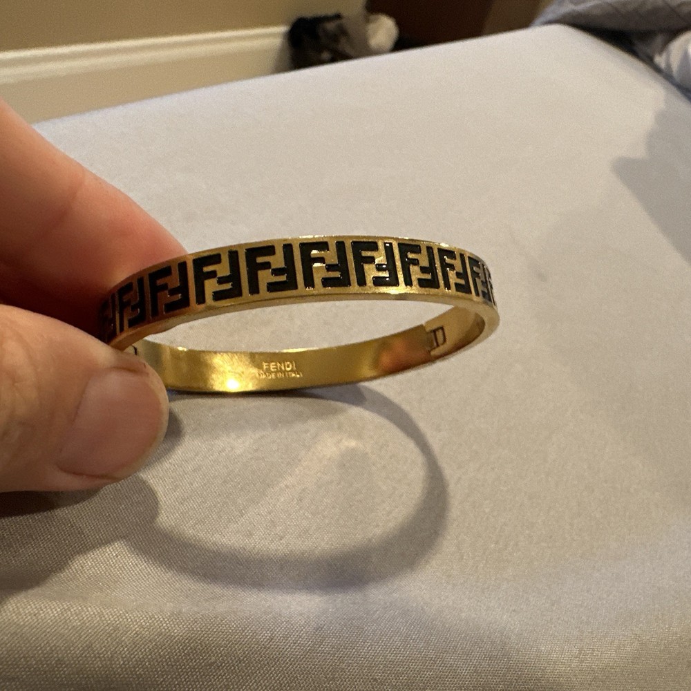 AUTHENTIC FENDI STATEMENT GOLD BANGLE BRACELET NWOT