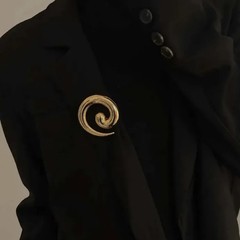 Gold Irregular Metal Spiral Vortex Brooch Zinc Alloy Corsage Pin Gift