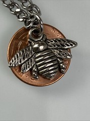 Honey Bee Pendant Curb Link Chain 24″ Necklace Stainless Steel 3.6mm Silver Tone