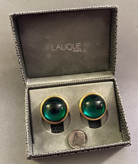 LALIQUE France Forest Green Crystal Cabochon Clip On Earrings 1″ Wide NIB