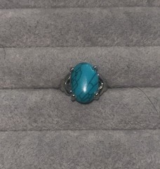 Turquoise simulated stone silver tone ring size 5 1/4.