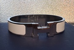 Authentic Hermès Clic H Bracelet White Enamel YG Size GM (Medium/Large) no box