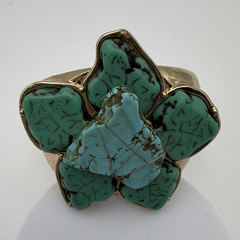 Chico’s Signed Gold Tone Turquoise Flower Hinged Cuff Bracelet No Stone