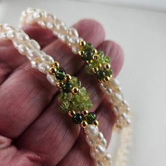 Freshwater Pearl Necklace 17in & Bracelet 7.75 with Green Peridot [8141]