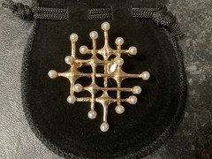 Geometric Brutalist Design Faux Pearl Gold Tone Brooch Pin 3.5cm, Gift