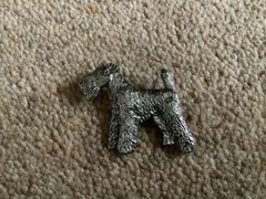 Terrier dog brooch – silver coloured metal 4 cm x 3.5 cm approximately