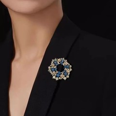 Flower Crystal Brooches For Women Rhinestone Fashion Elegant Brooch Pin
