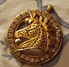 14k Yellow Gold Round Horse Head Pendant Charm w/ Clear Crystal Halo