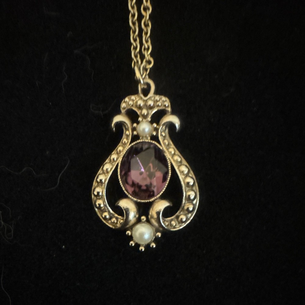 Avon Signed Gold Tone Oval Purple Stone Faux Pearl Jewelry Set Necklace Earrings