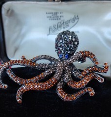 Vintage Style Crystal Octopus Brooch Silver Tone Art Deco Sea Life Brooch Pin