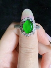 Beautiful Natural green jadeite ring