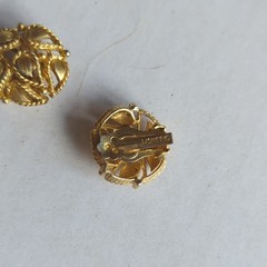 Lisner Vintage Signed Gold Tone Textured Round Clip-On Lobe Earrings