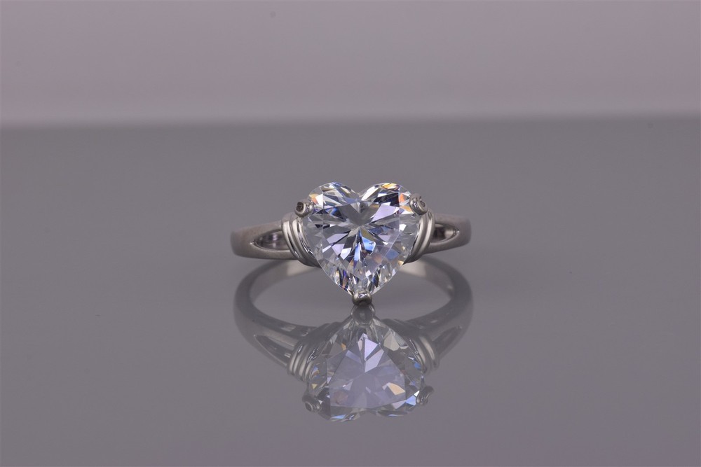 Epiphany Sterling Silver 11mm Cubic Zirconia Heart Collared Band Ring 925 Sz: 10