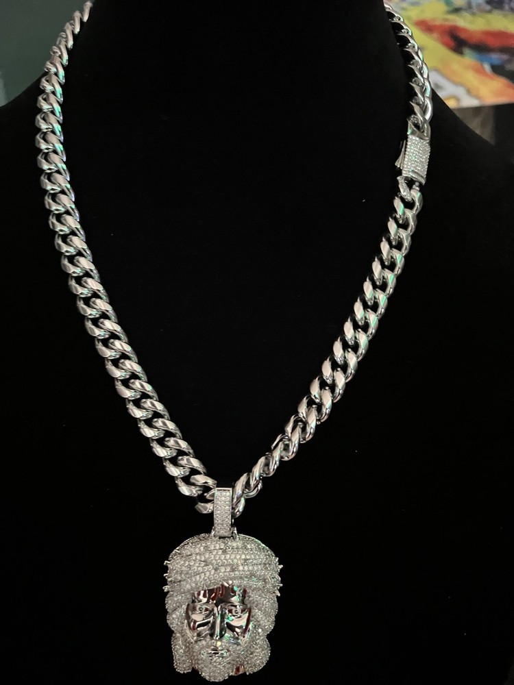 20” silver Cuban plated necklace w/iced out 5A cz Jesus pendant