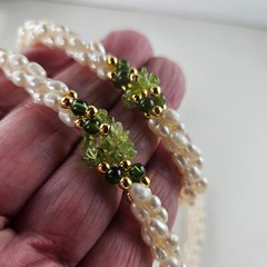 Freshwater Pearl Necklace 17in & Bracelet 7.75 with Green Peridot [8141]
