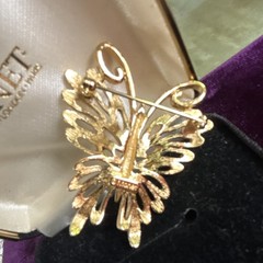 Monet Signed Gold Tone Butterfly Brooch Pin Metal No Stone Animals & Insects