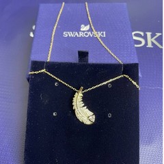 Swarovski Nice Crystal Pave Feather Pendant Necklace White, Gold-tone plated