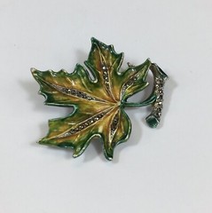 Vintage Silver Plated Enamel Effect Marcasite Maple Leaf Brooch 3.5cm Wide