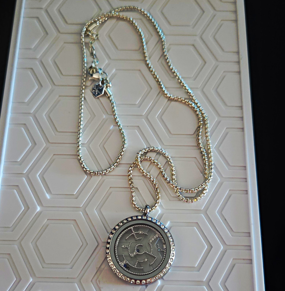 Origami Owl Silver Hinge Locket W/ Maze Window & Chain