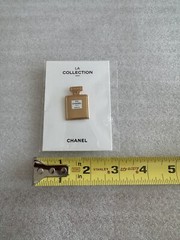 Chanel Beauté N.5 Chanel small golden brooch. Brand New. Great Collection 🥰😍