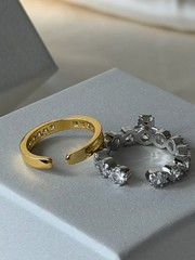 VW Crystal Orb Double Ring – Gold