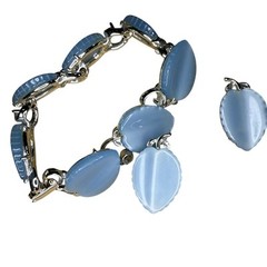 Vintage Lisner Light Blue Thermoset Leaf Link Bracelet Clip On Earrings Set