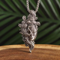 Retro Witch Face Pendant Necklace – Neo-Gothic Jewelry for Men & Women
