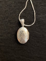 925 Sterling Silver Oval Engraved Photo Locket Necklace 20’’ Rope Chain