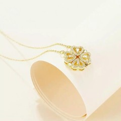 Four Leaf Clover Magnetic Folding Heart Pendant Necklace