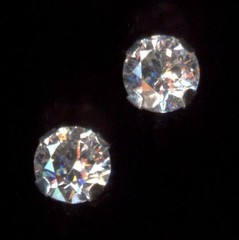 New 10K Solid White Gold 4mm Round Clear Crystal CZ Solitaire Stud Earrings kI