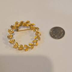 Gold Tone Leaf Wreath Circle Brooch Pin with White Simulated Faux Pearls