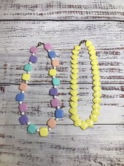 VTG Square Plastic Bead Necklace Strand Lobster Claw Clasp 1990’s Yellow Pastel