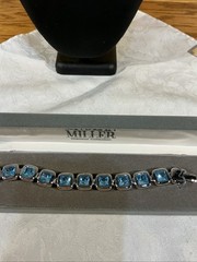 Nolan Miller Piazza Crystal bracelet glamour collection blue stone 7 3/4”