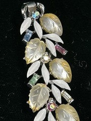 Vtg Signed LISNER Lucite Moonglow Yellow Leaf Bracelet Multi Rhinestone Enamel