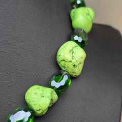 Necklace Stone Beaded Green Bottle Cap Pendant Silver Tone 17 Inch