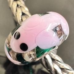 Trollbeads UNIQUES Critters Beautiful Pink Fish Green Base charm