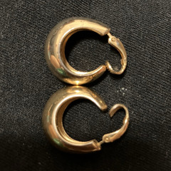Trifari Crown Signed Gold Tone Hinged Round Hoop Earrings Lobe Metal No Stone
